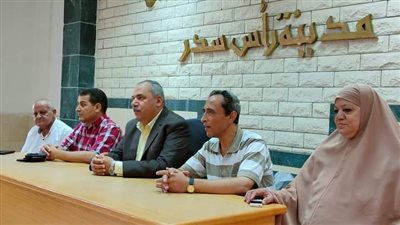رئيس مدينة رأس سدر يكرم المحالين لسن التقاعد القانونية
