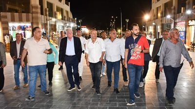 فوده يتفقد   آخر مستجدات أعمال تطوير مصر القديمة والتشغيل التجريبي لساحة إنتظار السيارات 