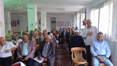 رئيس أزهرية الإسكندرية يجتمع بشيوخ المعاهد لمناقشة بعض الأهميات والمشاركة لإنجاح العملية التعليمية في المنطقة  