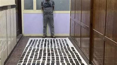 مكافحة المخدرات بالإسكندرية ضبط أحد العناصر الإجرامية بــ 575 طربة مخدر حشيش وسلاح ناري
