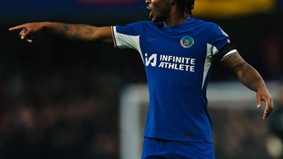 ستيرلينج على رأس تشكيل تشيلسي لمباراة توتنهام الليلة بالدوري الإنجليزي 