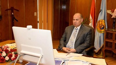 محافظ أسيوط يشارك في اجتماع وزيرا التموين والتنمية المحلية مع المحافظين لمتابعة تنفيذ مبادرة خفض أسعار السلع الغذائية