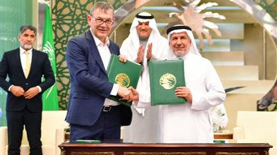 الدكتور الربيعة يوقع اتفاقية تعاون مشترك مع وكالة الأونروا لتمويل أنشطة الوكالة داخل قطاع غزة   