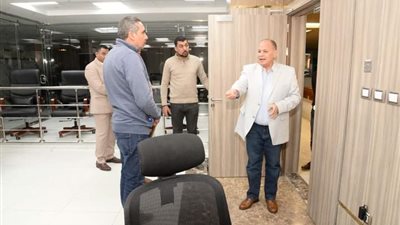 سعد يتفقد المراحل النهائية من تجهيز مقر مركز السيطرة الموحد للطوارئ والسلامة العامة بديوان عام محافظة أسيوط 