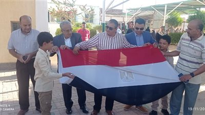 رئيس  مدينه طور سيناء  ومجلس الأمناء   يكرمون الطلاب والمعلمين والمعلمات  