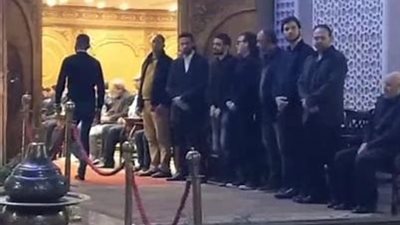 بحضور نجوم الفن.. ريهام عبد الغفور تتلقى عزاء والدها بمسجد الشرطة