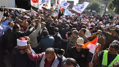 محافظ أسيوط يتقدم أكبر مسيرة لدعم مصر ولحث المواطنين على المشاركة في الانتخابات الرئاسية
