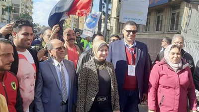 وسط إقبال كبير.. رئيس حي الجمرك بالإسكندرية تتابع فعاليات اليوم الثالث للانتخابات الرئاسية 2024 (صور)