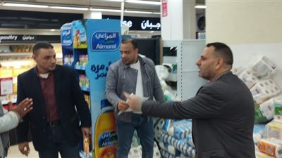تموين الإسكندرية تضبط كميات من السكر امتنع أصحابها عن بيعها ضمن مبادرة خفض الأسعار