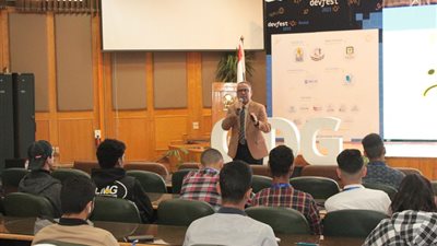 دور ريادة الأعمال وآليات تعزيزها فى مؤسسات التعليم العالى خلال جلسة ضمن فعاليات المؤتمر التقنى Devfest23 بجامعة أسيوط