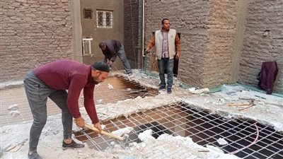 تنفيذ 5 حالات إزالة فورية لمخالفات بناء ببعض العقارات بحى شرق أسيوط 