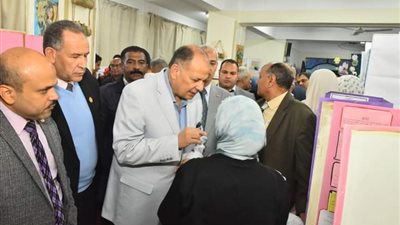 سعد و عبدالمولى يفتتحان المعرض المحلى لمسابقة العلوم والهندسة ISEF بمدرسة ناصر الثانوية العسكرية بحى شرق أسيوط 