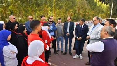 سعد يتفقد سير الدراسة بمدرسة أحمد ضيف الله الدولية للتكنولوجيا التطبيقية بحى غرب أسيوط 