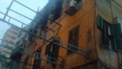 السيطرة على حريق هائل في حي الجمرك بالإسكندرية