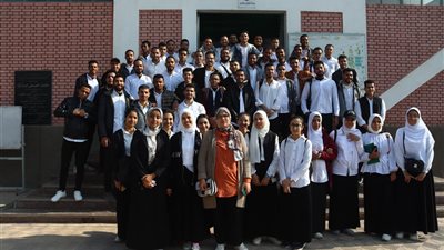طلاب كلية التمريض بجامعة أسيوط يقومون بزيارة ميدانية لمحطة مياه نزلة عبداللاه المرشحة للتعرف على مراحل تنقية المياه 