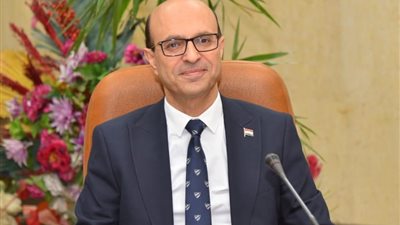 رئيس جامعة أسيوط يصدر قرارين بتكليف وكيل لكلية الخدمة الاجتماعية ومشرف على قسم الفارماكولوجيا بكلية الطب البيطرى 
