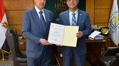 المنشاوى يعلن عن حصول كلية الصيدلة بجامعةأسيو على تجديد  شهادة الأيزو 9001:2015 ISO