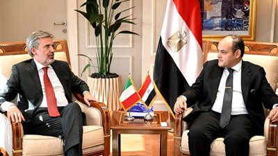 وزير التجارة والصناعة يبحث مع سفير إيطاليا بالقاهرة فرص تعزيز التعاون الاقتصادي بين البلدين