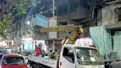 استمرار حملات رفع كفاءة الإنارة العامة بالشوارع بحى شرق أسيوط 