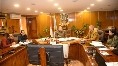 محافظ أسيوط يوجه بالحفاظ على الرقعة الزراعية