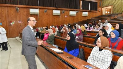 المنشاوى يتابع انطلاق الفصل الدراسى الثانى ببعض كليات جامعة أسيوط 