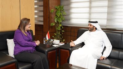 ابن طوق يبحث مع وزيرة التخطيط المصرية تنمية الشراكة الاقتصادية المتميزة وتعزيز فرص التعاون