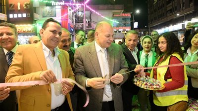 محافظ أسيوط وأمين حزب الشعب الجمهوري يفتتحان معرض بيع السلع الغذائية بأسعار مخفضة 