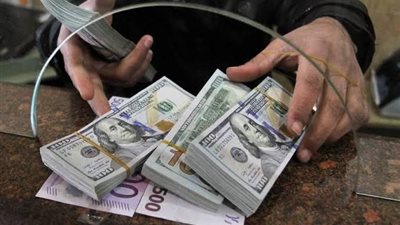 كسر حاجز الـ 50 جنيها.. سعر الدولار في البنوك والسوق السوداء بعد رفع الفائدة