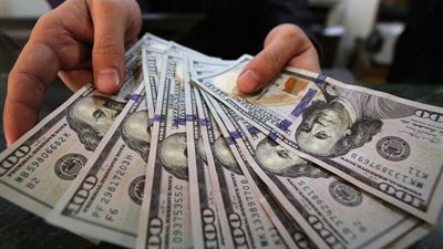تراجع سعر الدولار مقابل الجنيه المصري خلال منتصف التعاملات