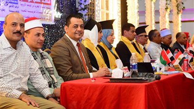 تكريم أول مصري وعربي يحصل على الدكتوراه الفخرية من الجامعة الأوروبية بالإمارات في العمل التطوعي والخدمي