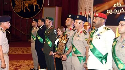 الفريق أول محمد زكى القائد العام للقوات المسلحة يشهد تخرج دورات جديدة من دارسى الأكاديمية العسكرية للدراسات العليا والإستراتيجية