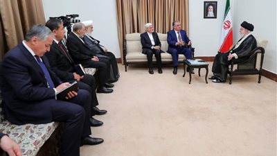 بالصور ...رئيس طاجكيستان يلتقى مع  آية الله  خامنئي
