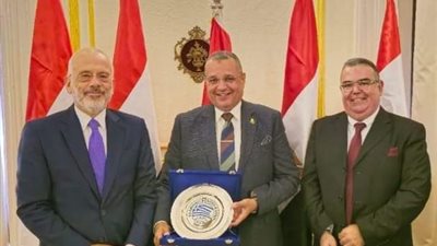 محافظ جنوب سيناء يبحث مع السفير اليوناني تعزيز سبل التعاون المشترك