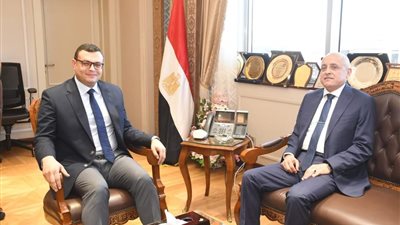 وزير الإسكان يستقبل محافظ الأقصر لمتابعة موقف مشروعات المبادرة الرئاسية 
