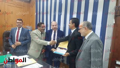 صور .. مجلس «تربية الأزهر» يُكرم طالبًا لحصوله على المركز الثاني بمهرجان إبداع لطلاب الجامعات