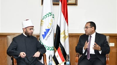 صور . .وزير الأوقاف ورئيس التنظيم والإدارة يتفقدان أعمال امتحان المتقدمين لشغل وظائف أئمة بمركز تقييم القدرات والمسابقات ويتفقان على مسابقة تكميلية يناير المقبل 