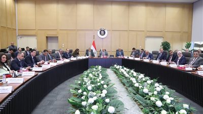 نائب رئيس مجلس الوزراء للتنمية الصناعية وزير الصناعة والنقل يترأس الاجتماع الثالث عشر للمجموعة الوزارية للتنمية الصناعية  