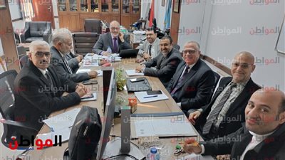 صور .. اجتماع لجنة إعداد الخطة البحثية بـ«تربية الأزهر»