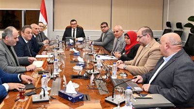 وزير الإسكان يتابع الموقف التنفيذي لمشروعات مدينة بورسعيد الجديدة 