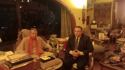 صور .. في ذكرى وفاته .. «أمين عام الأعلى للشئون الإسلامية» يزور أسرة  «مصطفى إسماعيل» تكريمًا لأهل القرآن