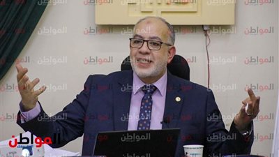 في أجرأ حوار صحفي .. مستشار «ضمان الجودة والإعتماد» يفتح قلبه لـ«المواطن»: التعليم الإلكتروني أداة قوية لكنها ليست بديلًا عن التعليم المباشر.. عبد العال  : قبول المدرسين للهدايا ظاهرة ذات عواقب سلبية 