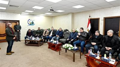 وزير الإسكان يصل لمدينة السويس الجديدة ويستعرض موقف تنفيذ المشروعات الجارية ومخرجات المخطط الاستراتيجي بالمدينة