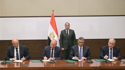 رئيس الوزراء يشهد مراسم توقيع ثلاثة بروتوكولات بشأن سداد مديونيات عدد من المؤسسات الصحفية القومية والتعاون في مجال الطباعة والنشر والإعلان