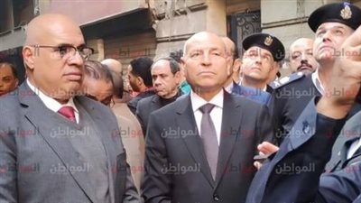 صور .. «محافظ القاهرة» يتفقد حريق منطقة التوفيقية 
