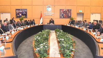 وزير الإسكان يتابع موقف المشروعات التي يتم تنفيذها ضمن المبادرة الرئاسية 