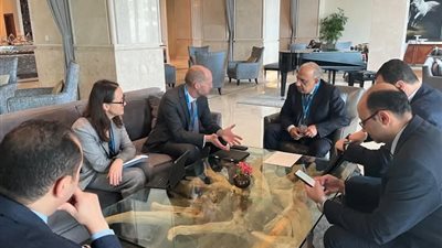 وزير الكهرباء والطاقة المتجددة يبحث مع وفد بنك إعادة الإعمار والتنمية الأوروبي سبل دعم وتعزيز التعاون المشترك