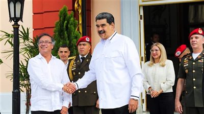 الرئيس مادورو يدعم بترو ضد العقوبات الأمريكية ويؤكد : متحدون، دعونا نعزز استقلالنا