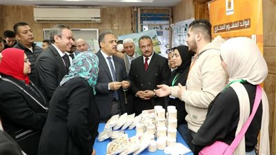 محافظة الشرقية يكرم فرق العمل المشاركة في مواجهة ظاهرة السحابة السوداء