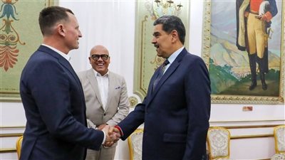 الرئيس مادورو يستقبل المبعوث الخاص لترامب ريتشارد جرينيل في قصر ميرافلوريس