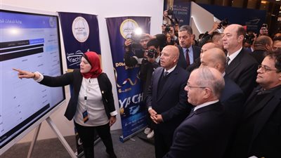 نائب رئيس مجلس الوزراء للتنمية الصناعية وزير الصناعة والنقل يطلق ويدشن منصة اليخوت المحلية خلال فعاليات المعرض الدولي لليخوت 